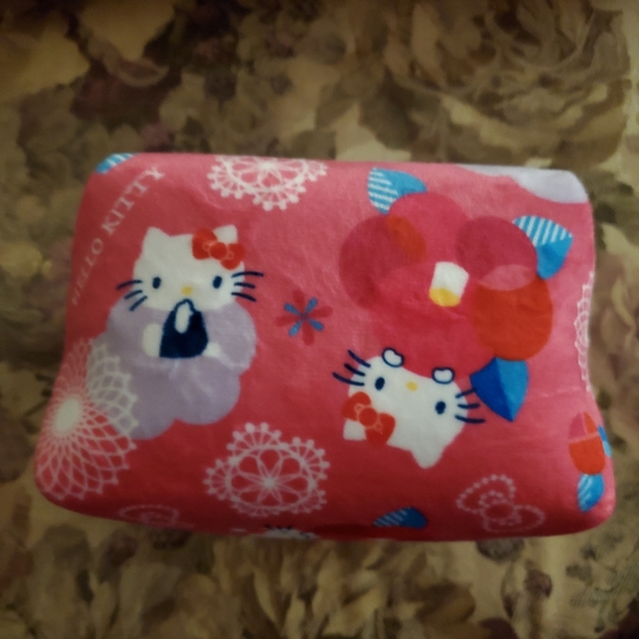Hello kitty felt zipper pouch - Picture 6 of 6